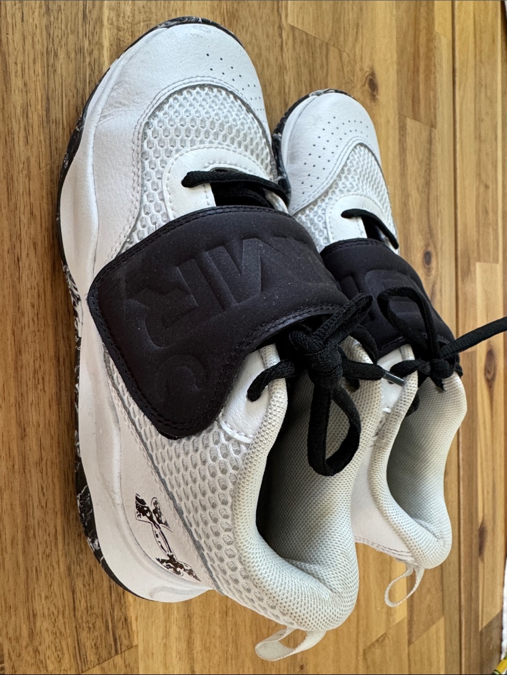 Under Armour Kids Athletic Shoes Size 5Y